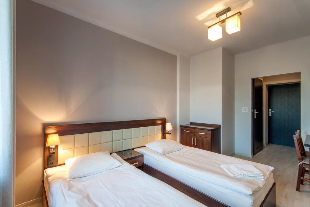 Avion Hotel Świdnik Zimmer foto